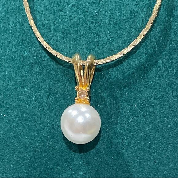 Bead Crystal Necklace - Picture 2 of 3